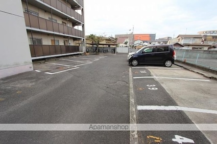 グランドメゾン松島[2LDK/50.63m2]の駐車場