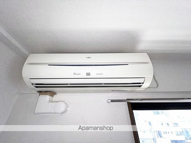 DEMAINの内装写真