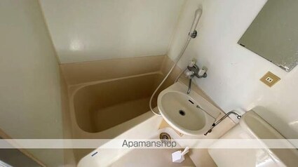 岡山県岡山市北区津島京町２丁目[1R/15m2]のバス