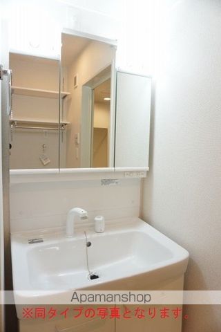 ハイソラーレ IIIの内装写真