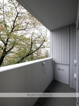 ＴＨＥ　ＰＲＥＭＩＵＭ　ＣＵＢＥ　Ｇ　東中野[2K/25.98m2]のバルコニー