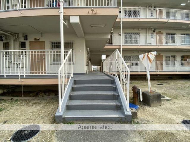 ビレッジハウス私部5号棟の玄関写真