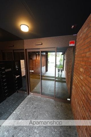 ユーレジデンス東新宿の玄関写真