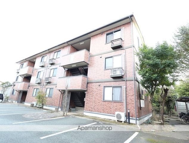 グリュックパラン A棟の外観写真