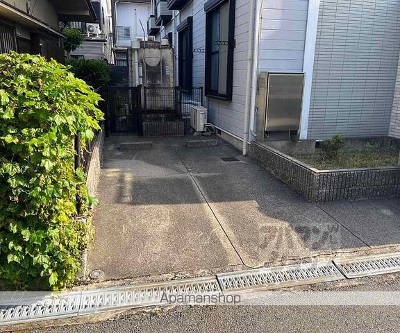 レオパレス西向日の玄関写真