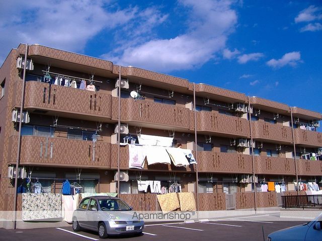 オリーブコートの外観写真