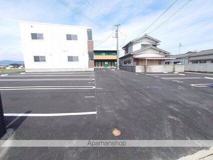 ピース・シリウス　Ｂ棟[1LDK/37.54m2]の駐車場1