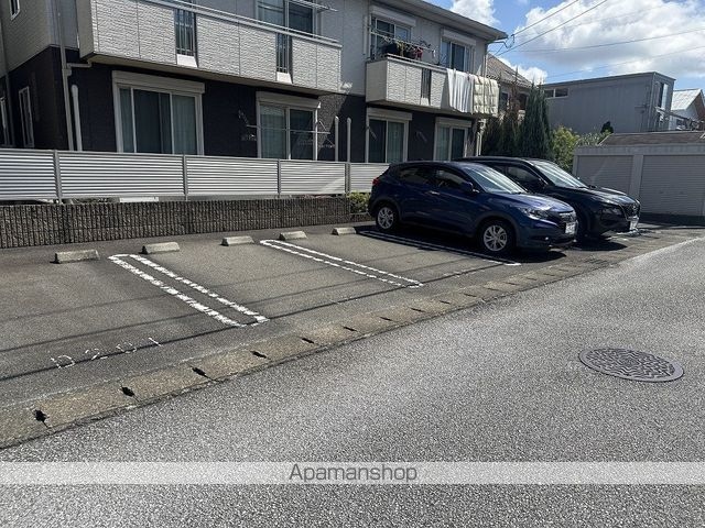 グランマスト杉井流Ⅲ　Ｄ棟[2LDK/60.98m2]の駐車場1