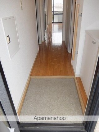 ピュアフィールドＡ棟[2LDK/54.36m2]の玄関