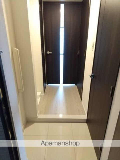 東京都中野区本町５丁目[1R/30.69m2]の玄関