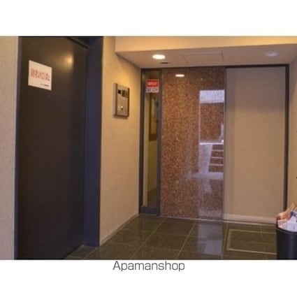 パレ・ホームズ新橋[1LDK/31.31m2]のエントランス