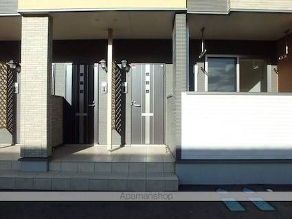 トリニティ岩村田　Ⅱ[2LDK/56.68m2]のエントランス2