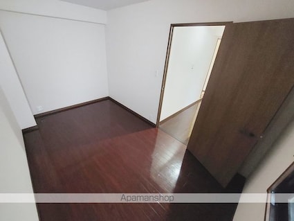 ロイヤルメゾン岩崎町[3LDK/80m2]の内装1