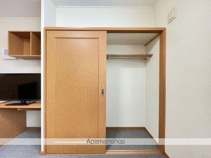 レオパレスドミール湯川[1K/23.18m2]の収納