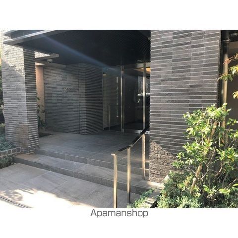ザ・パークハビオ三軒茶屋テラスの玄関写真