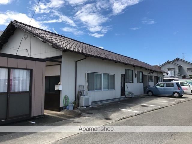 新川アパートの外観写真