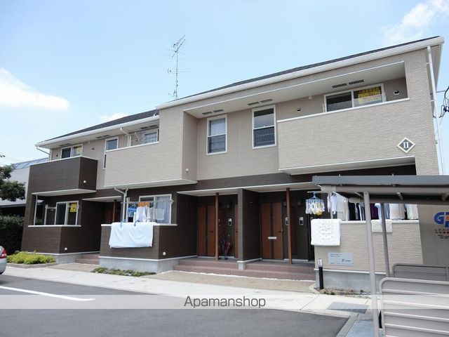 レイール II棟の玄関写真