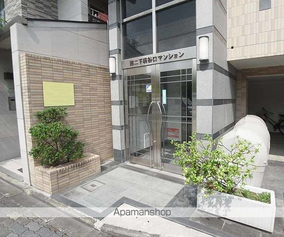 第二下堤谷口マンションの玄関写真