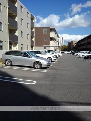 グリーンリーフ[2LDK/53.55m2]の駐車場2