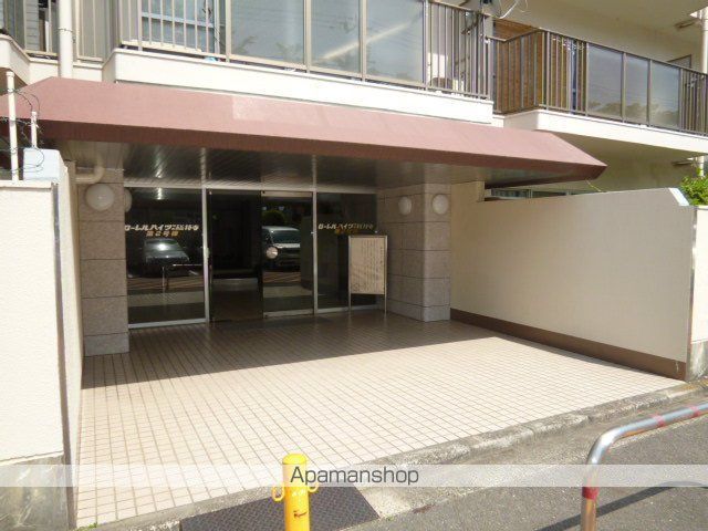 ローレルハイツ茨木総持寺2号棟の外観写真