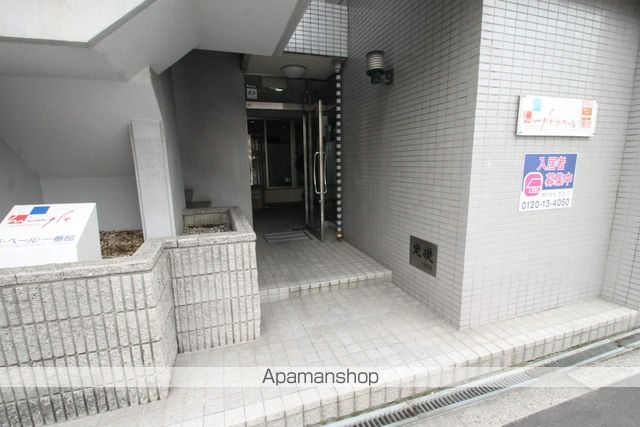ラ・ペール一番館の玄関写真