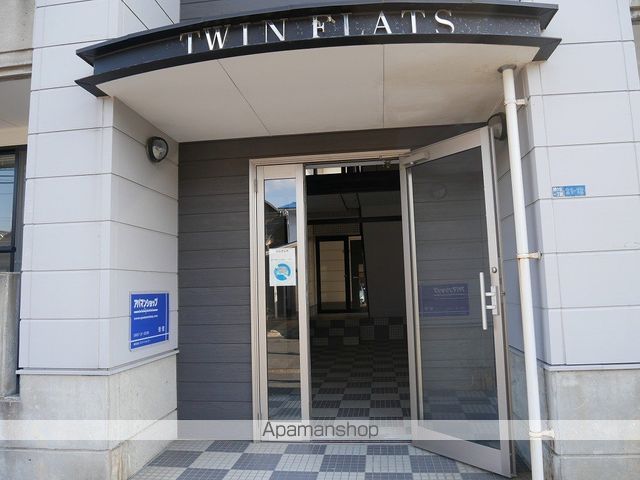 TWIN FLATSの玄関写真