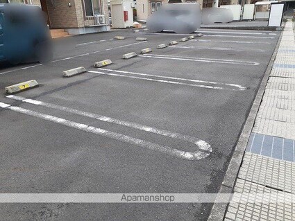 Ｋ．Ｍレジデンス　Ⅰ[2LDK/61.96m2]の駐車場