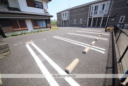 スカイヒルズ　アキ[1K/32.57m2]の駐車場