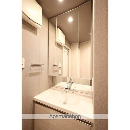 コンフォリア新中野[1K/25.11m2]の洗面所