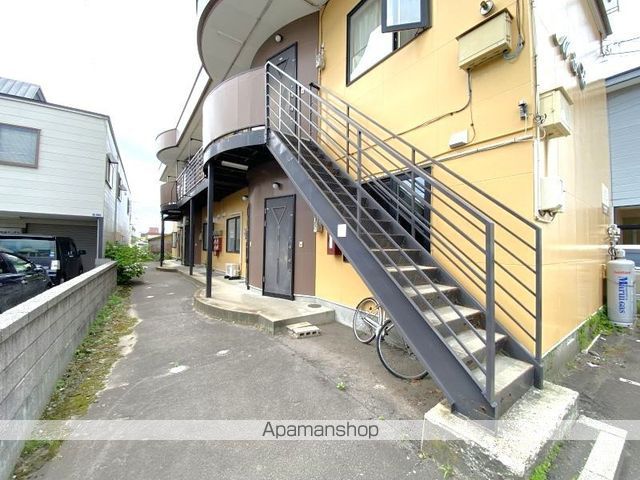 道南いさりび鉄道 七重浜駅 徒歩15分 2階建 築37年の玄関写真