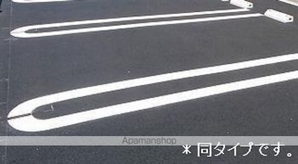 プラシード・アロッジオⅣ[1LDK/47.41m2]の駐車場