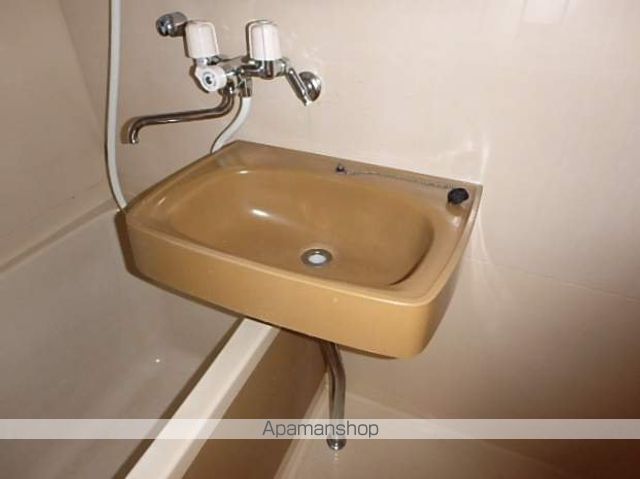 三進栄通マンションの内装写真