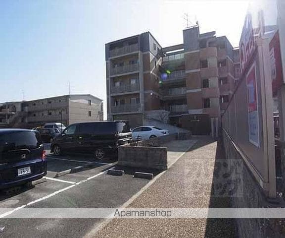 コンフィアンサ桂の玄関写真