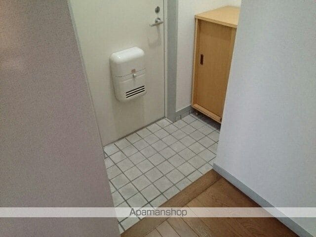 和歌山県和歌山市新在家[2DK/47.2m2]の玄関