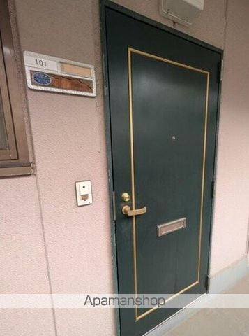 アツミハイツの玄関写真