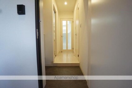 メゾンドール平和通[1LDK/44.55m2]の玄関