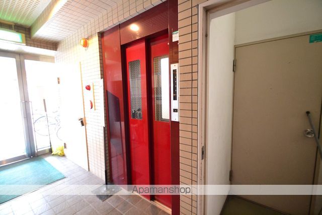 清水ハイツの玄関写真