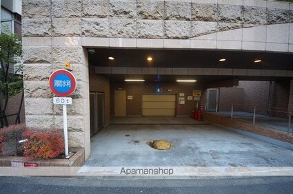 パークアクシス四谷ステージ[1R/34.82m2]の駐車場