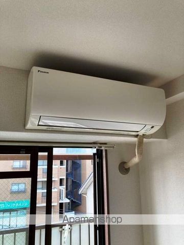 クリスタルカーサIIの内装写真
