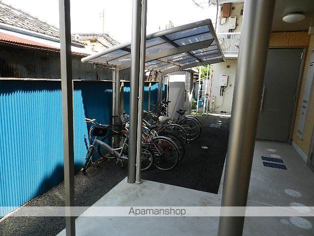 クレストコートの玄関写真
