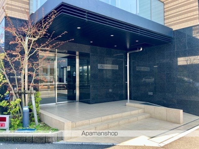 アーデル原木中山の玄関写真