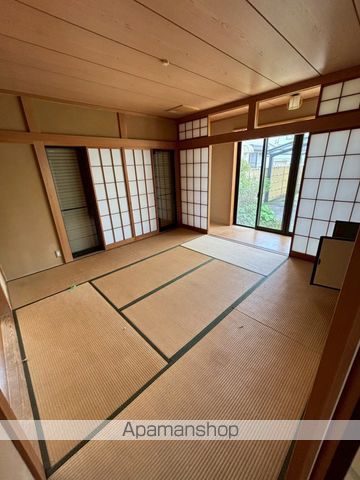 厚木市 2階建 築26年の内装写真