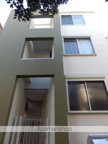 Y-SQUAREの外観写真