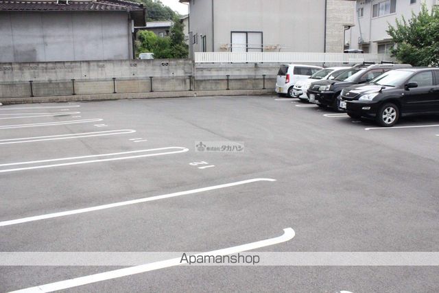 ヴェルデ[1LDK/43.23m2]の駐車場2