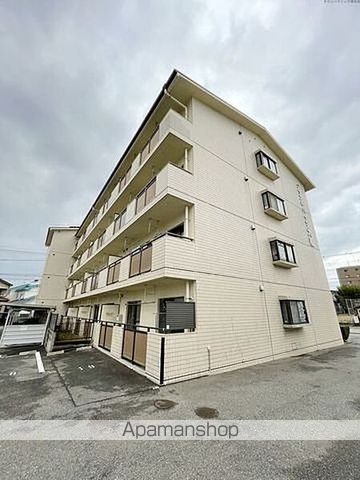 グランドハイツ大産の外観写真