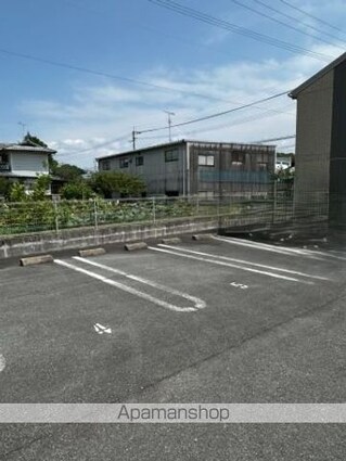 Ｆ・フィールド[1DK/33.24m2]の駐車場