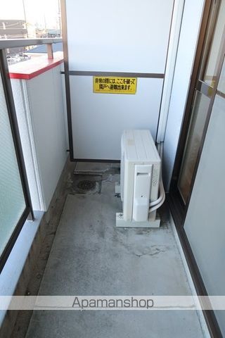 レナ三宅の内装写真