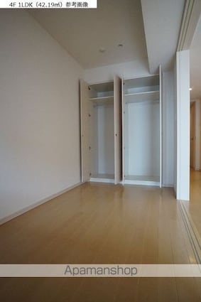 エスティメゾン四谷坂町（旧ジェイフラッツ）[1LDK/41.49m2]の収納