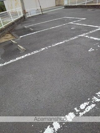 コーポリバーサイド　Ａ[2LDK/58.53m2]の駐車場2