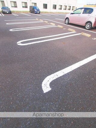 フォンテーヌ・パレスＢ[2LDK/55.08m2]の駐車場1